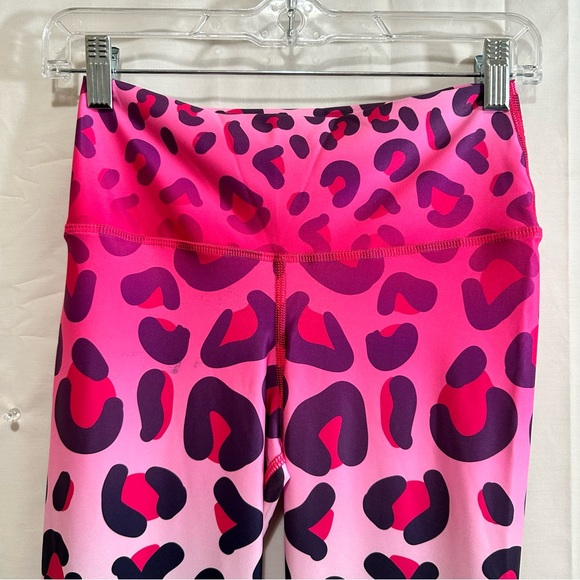 Hecho En Colombia Pink Leopard Print Workout Activewear Leggings - Picture 2 of 9
